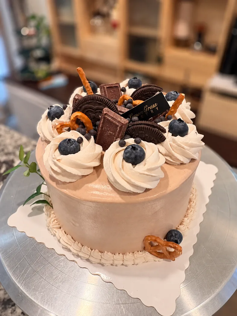 Chocolate cream cake by Anita Lin