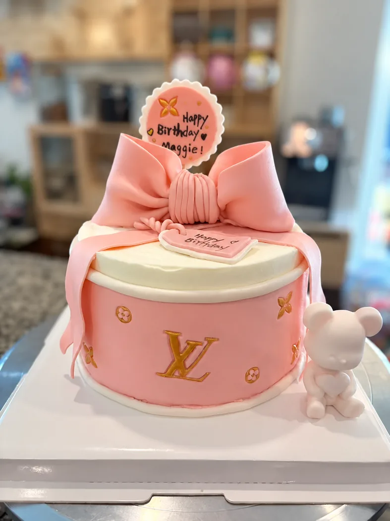 Pink custom birthday cake by Anita Lin